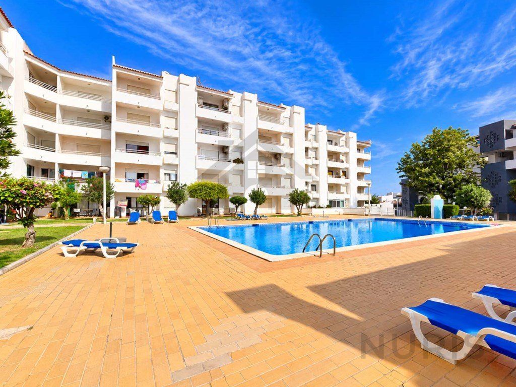 Property photo 1 of 15 1 Bedroom Apartment For Sale With Swimming Pool In Albufeira