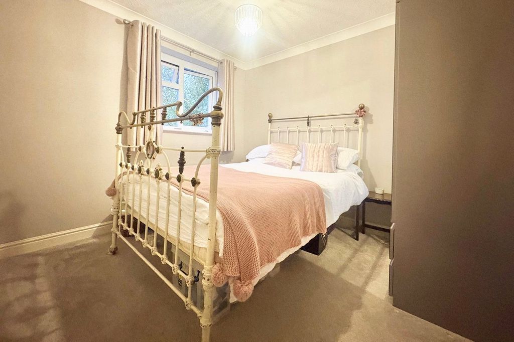 Property photo 3 of 12 Picture No. 02