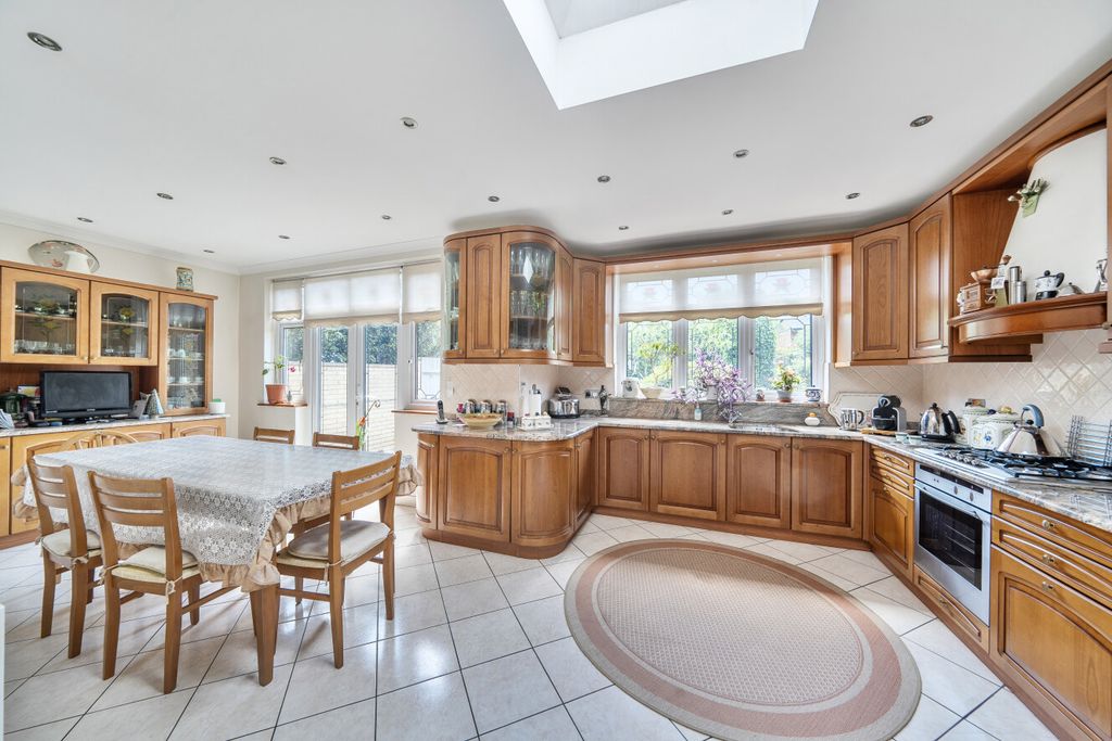 Property photo 2 of 16 1463329-7-6A0F1F3...