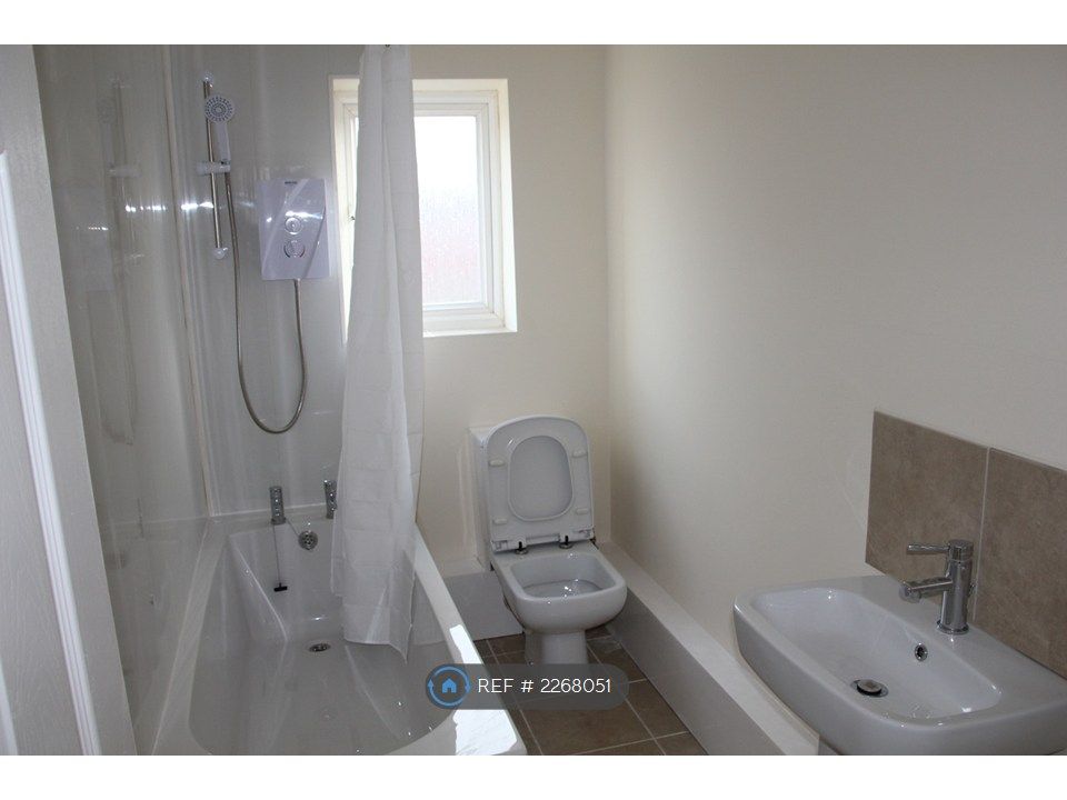 Property photo 3 of 5 Bathroom
