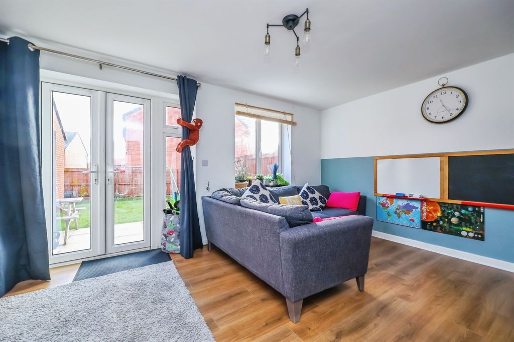 Property photo 2 of 17