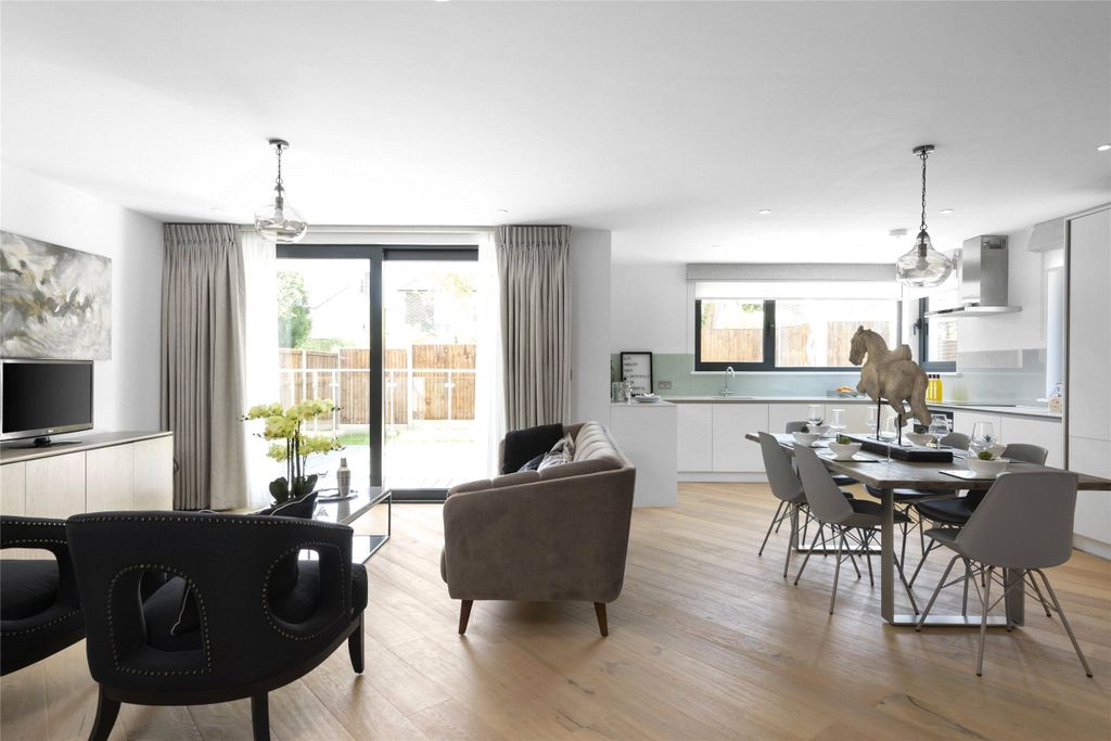 Property photo 3 of 5 Picture No. 04