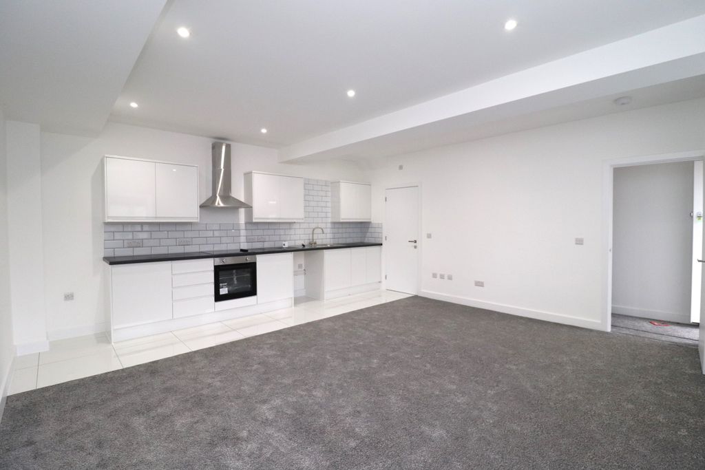 Property photo 2 of 8 Lounge 2