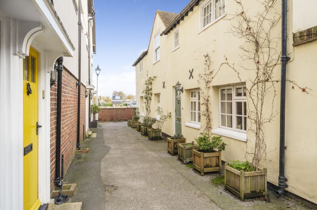 Property photo 2 of 16 931364 (1)