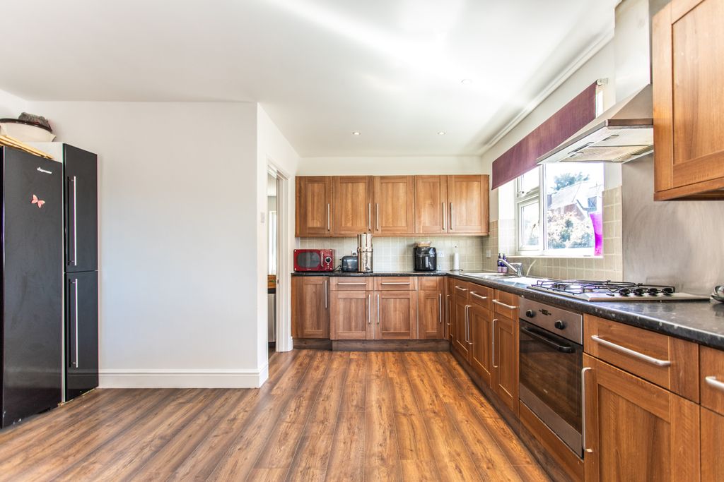 Property photo 3 of 29 18