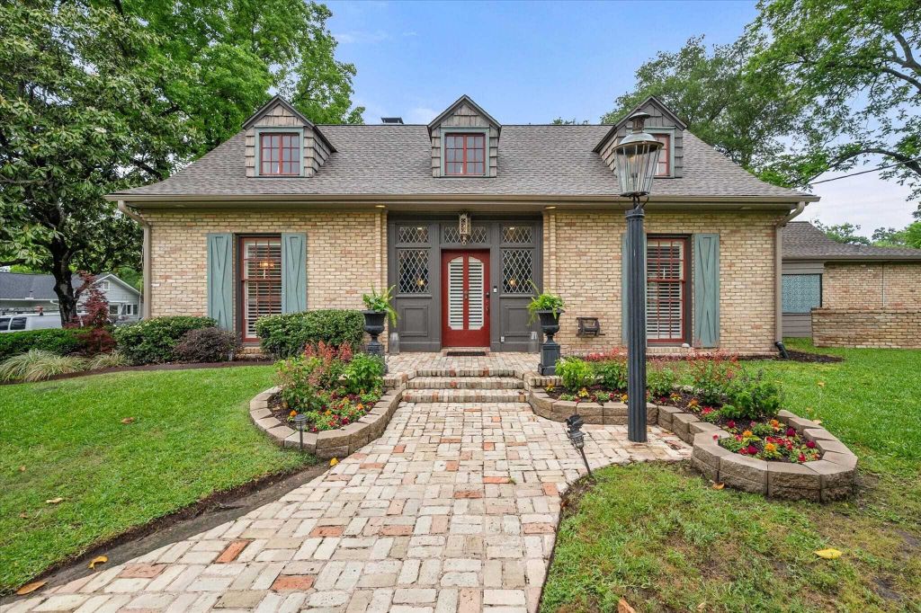 Property photo 1 of 30