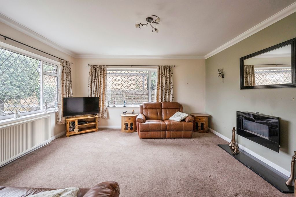 Property photo 2 of 14