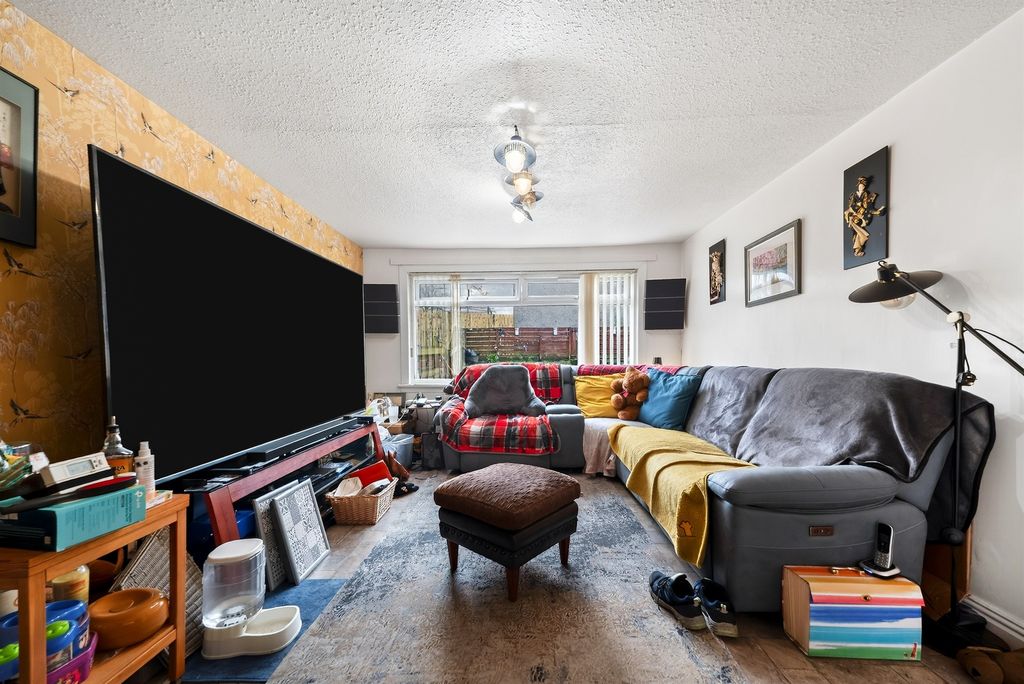 Property photo 3 of 12