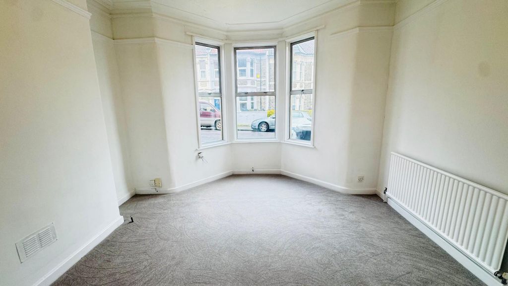 Property photo 1 of 18 Bedroom 3 (2).Jpeg