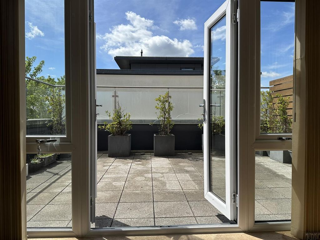 Additional image 7 of 2 bed flat for saleLondon Road, East Grinstead RH19