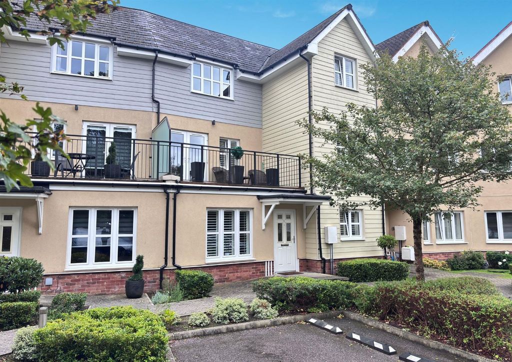 Property photo 1 of 18 Bedroom.Jpg New.Jpg