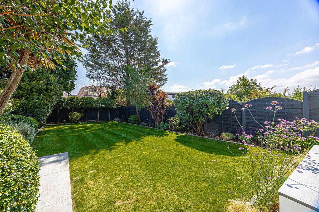Property photo 2 of 50