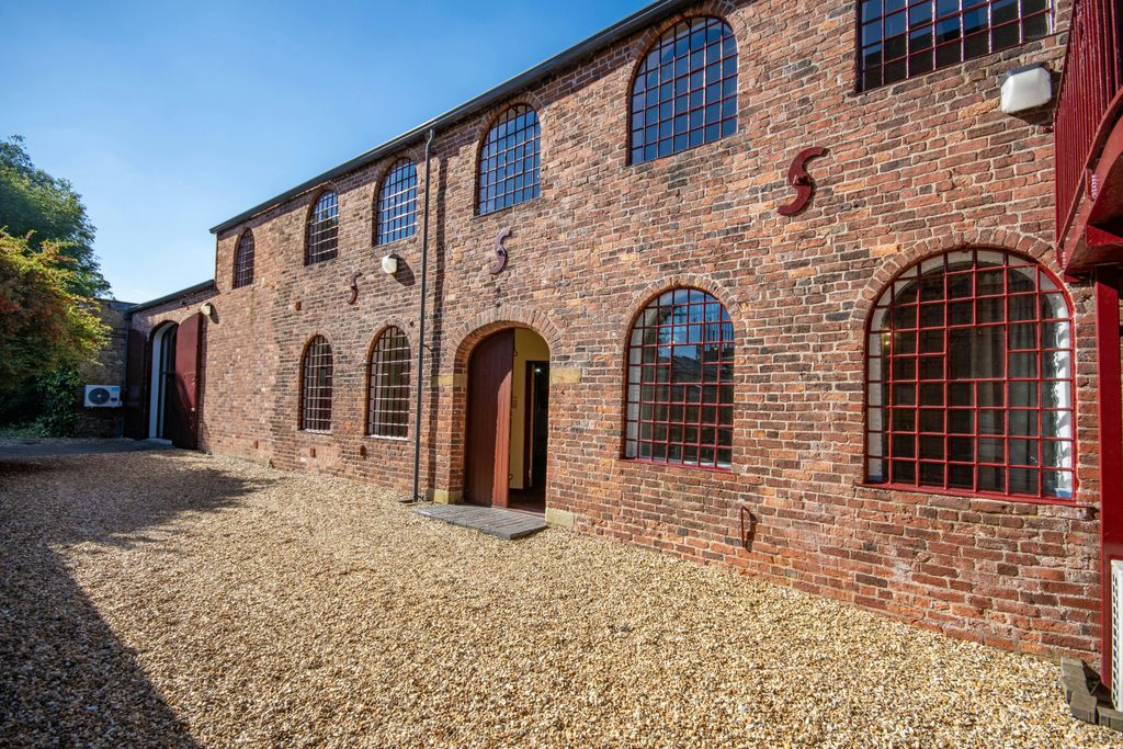 Property photo 1 of 12 1