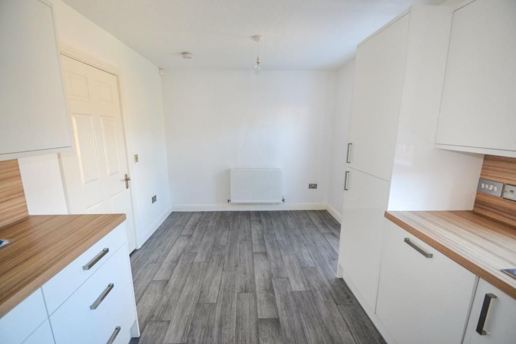 Property photo 3 of 11 Dining Room