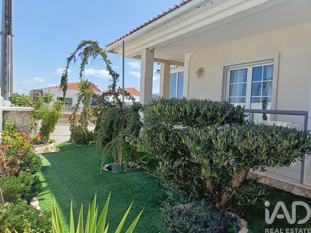Property photo 1 of 39