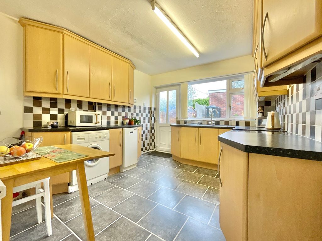 Property photo 2 of 28
