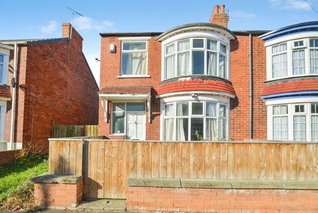 Property photo 1 of 8