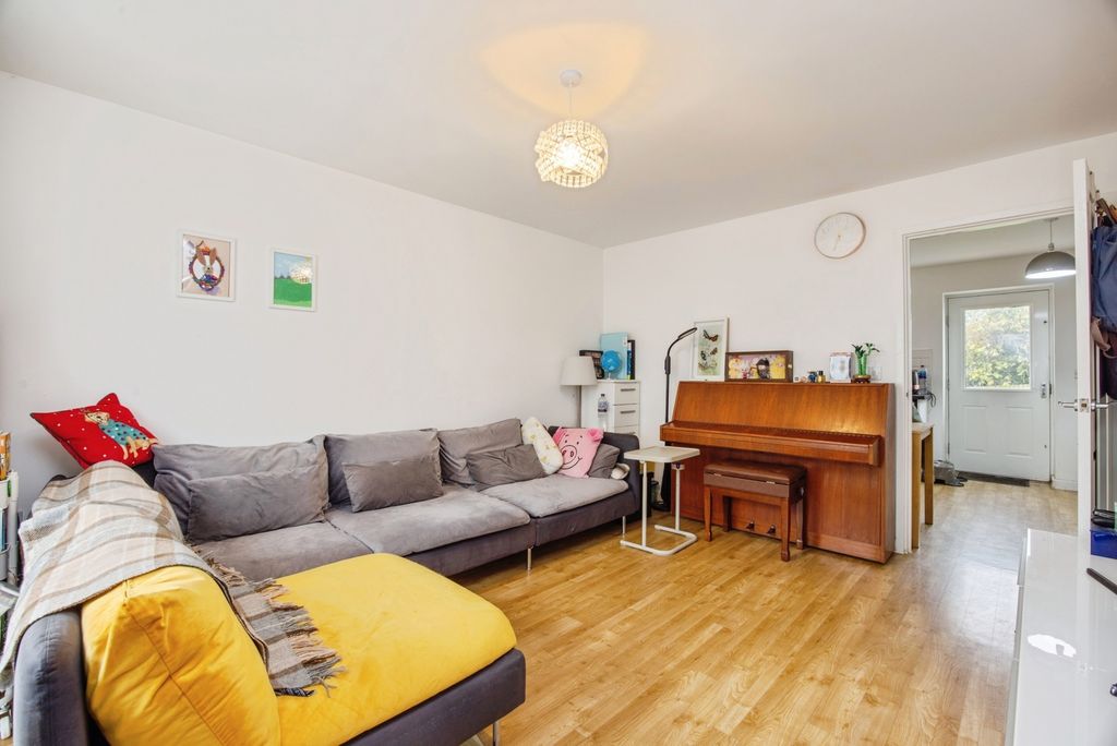 Property photo 3 of 17 Photo