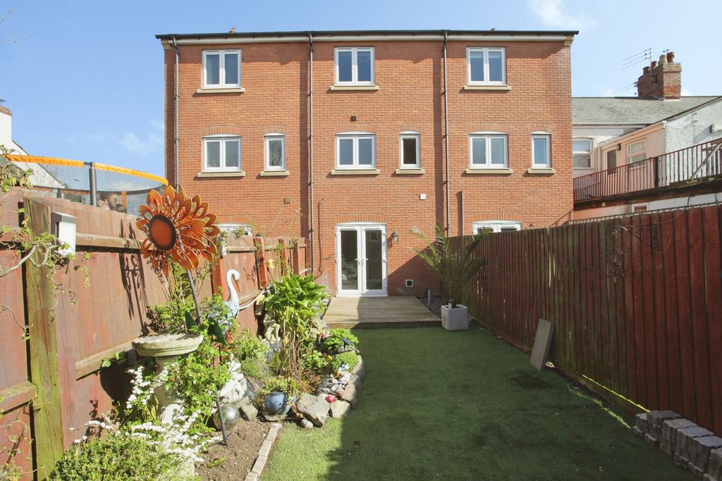 Property photo 3 of 15