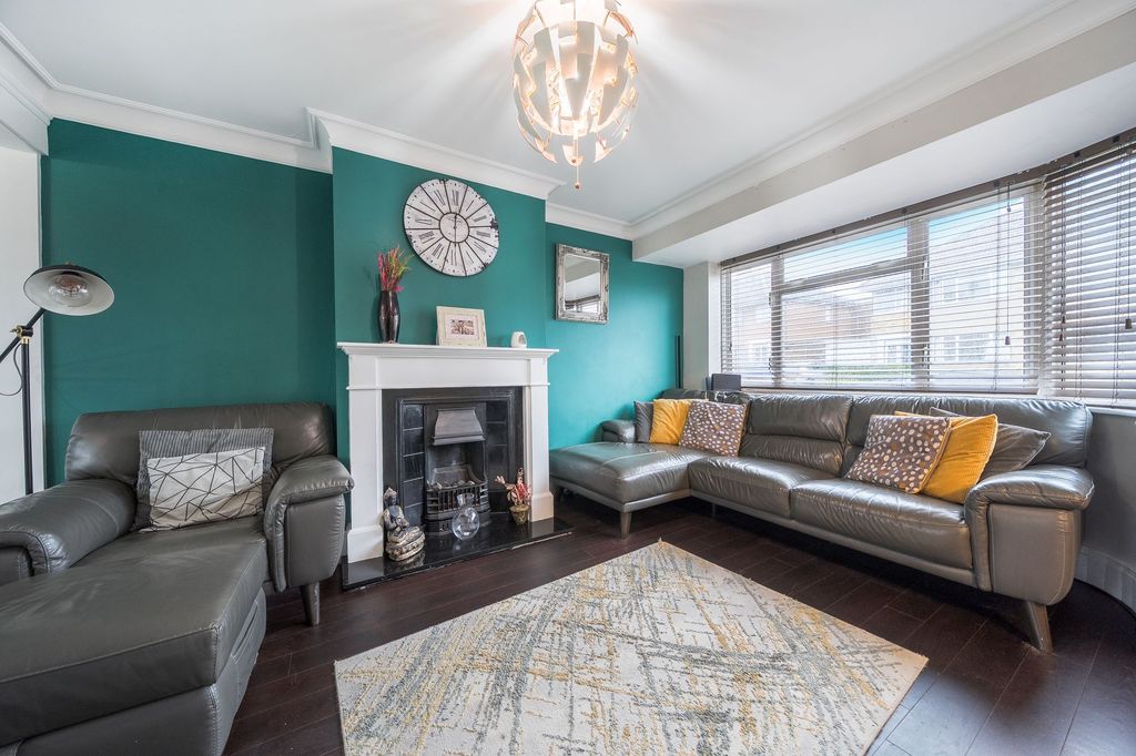 Property photo 2 of 16