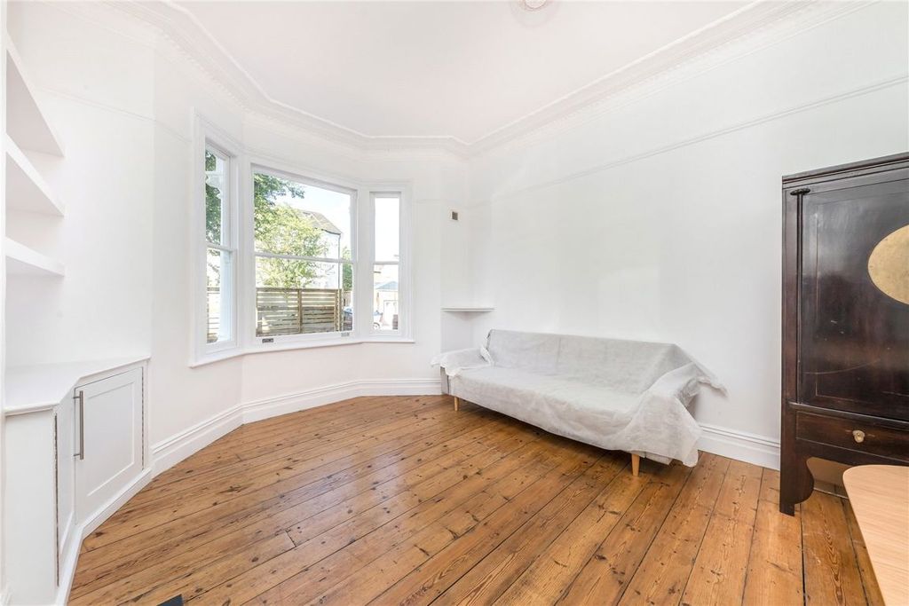 Property photo 3 of 8