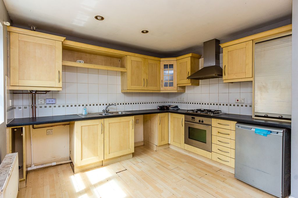 Property photo 3 of 13 Kitchen