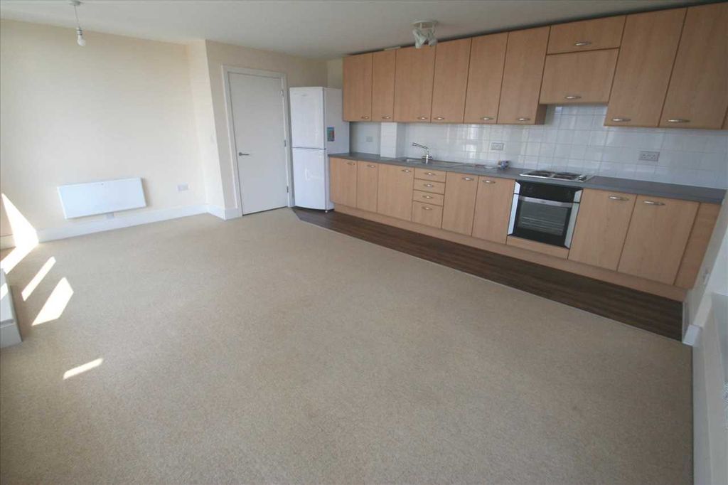 Property photo 3 of 7 Living Room/Kitchen Area