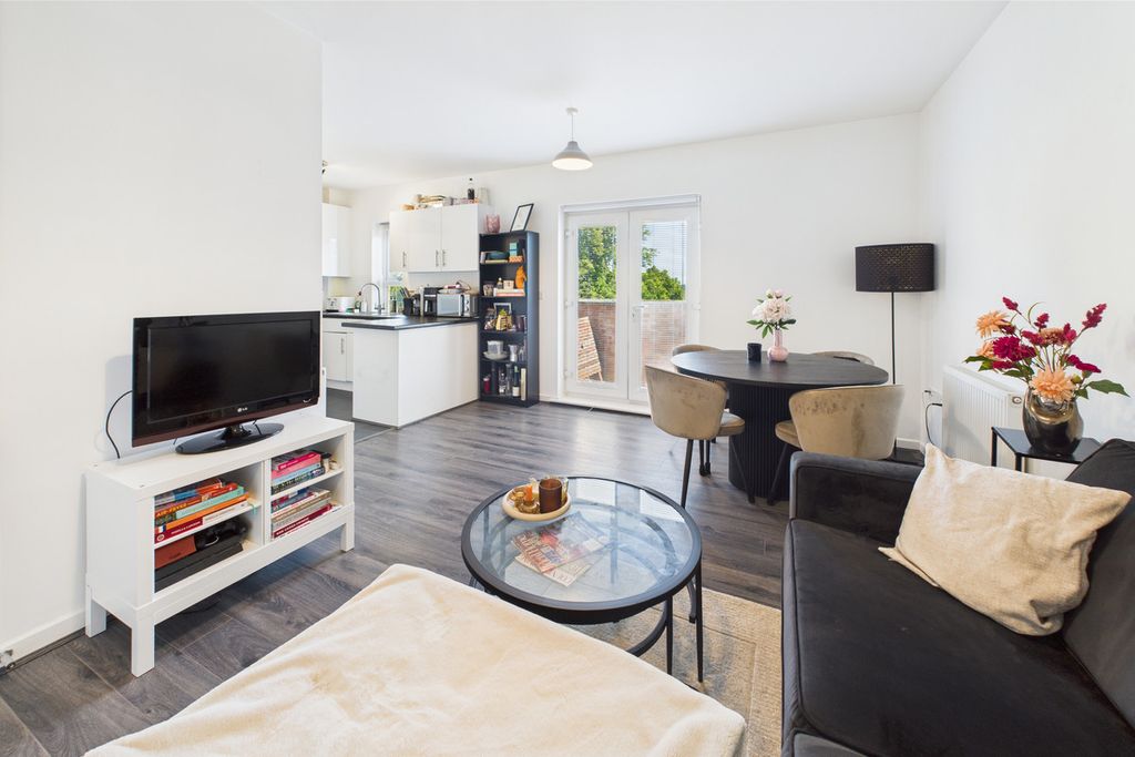 Property photo 1 of 18