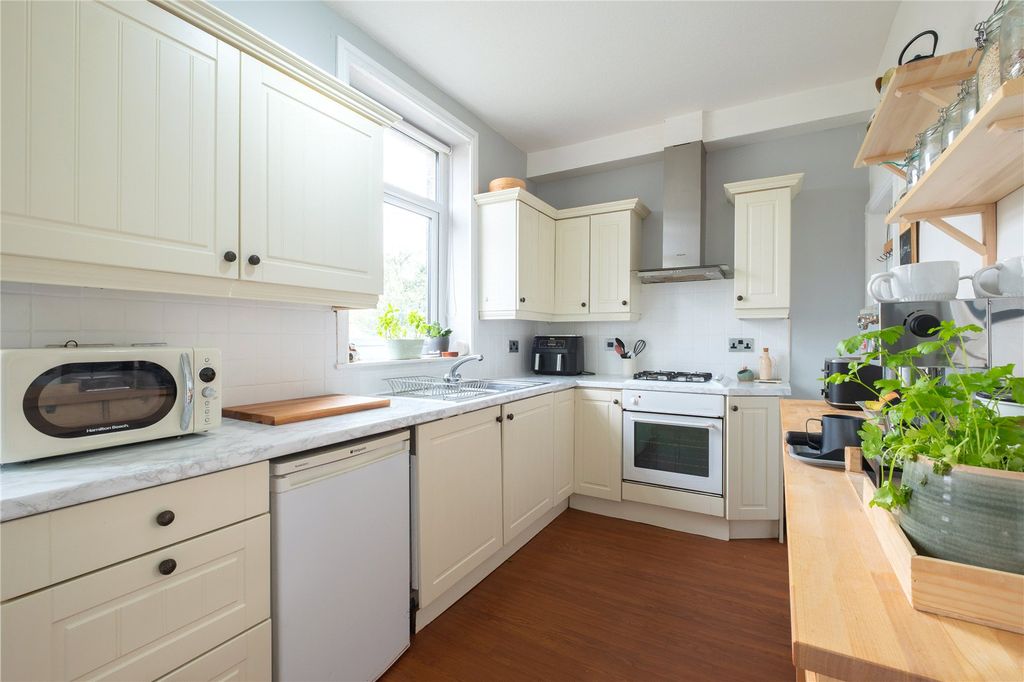 Property photo 3 of 17 Kitchen