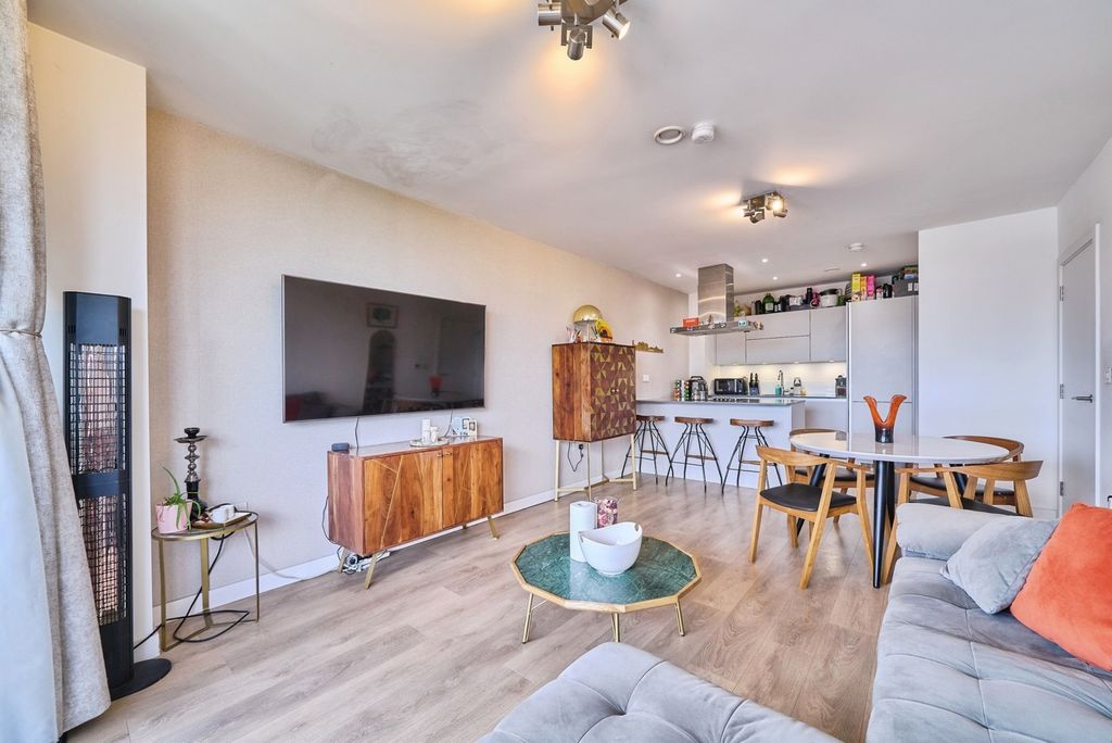 Property photo 3 of 20 Pbox-Img.Jpg