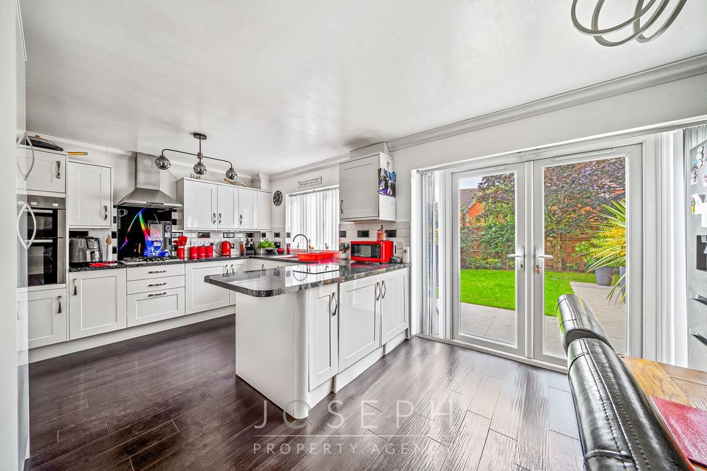 Property photo 2 of 15