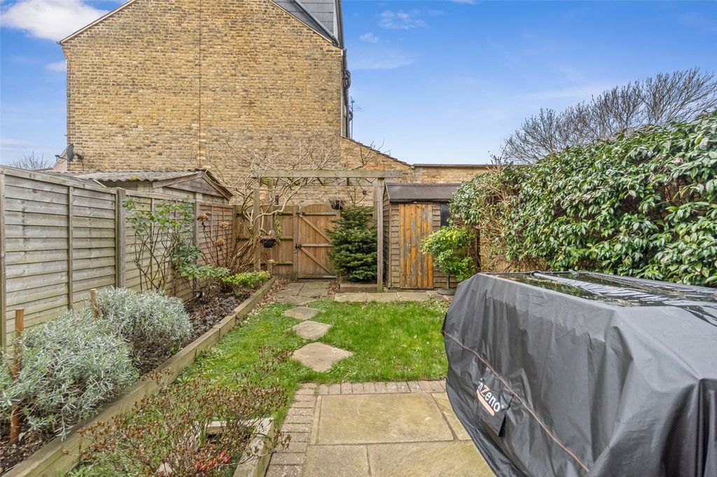 Property photo 2 of 7 Picture No. 20