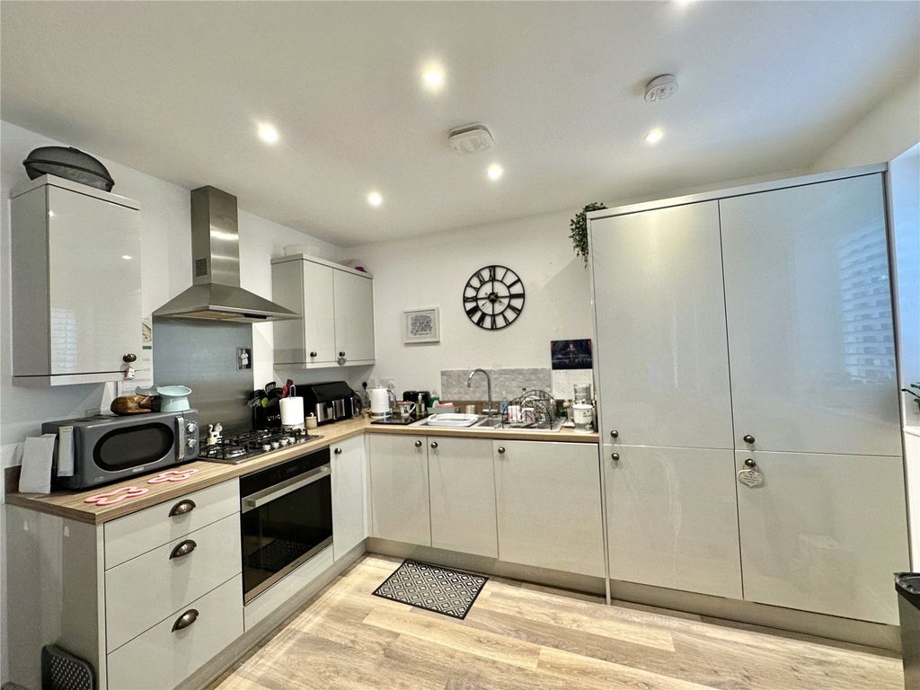 Property photo 3 of 14 Picture No. 06