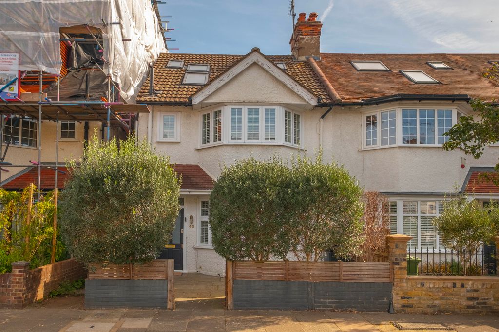Property photo 1 of 12