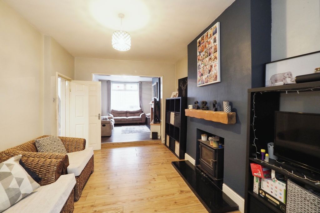 Property photo 1 of 18 Sitting Room