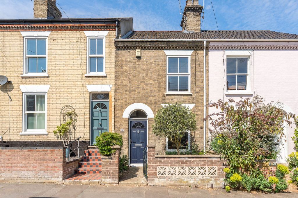 Property photo 1 of 18