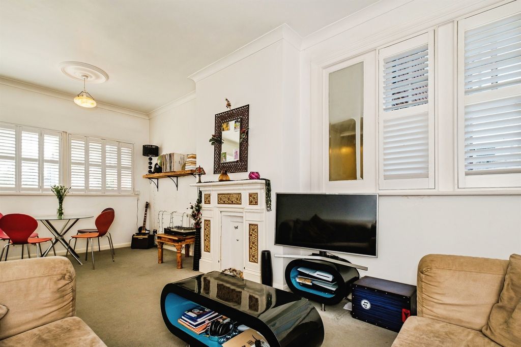 Property photo 2 of 11