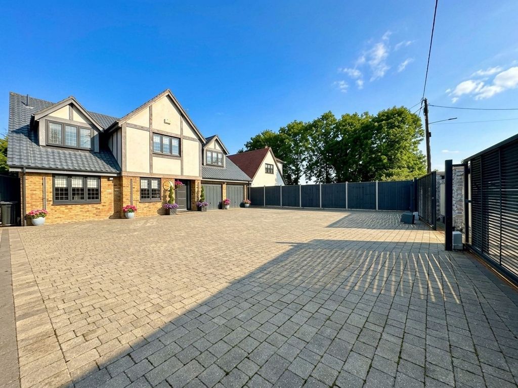 Property photo 1 of 29