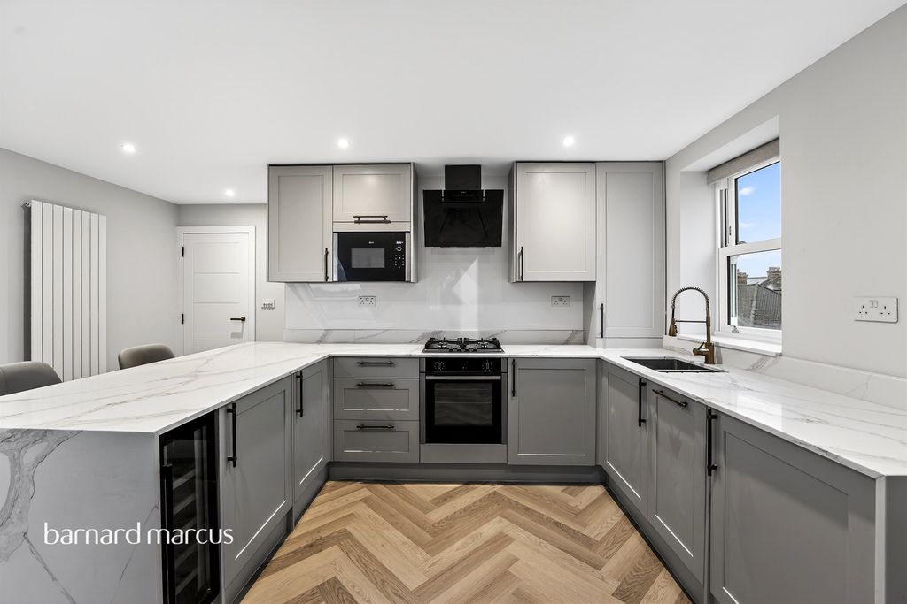 Property photo 2 of 24