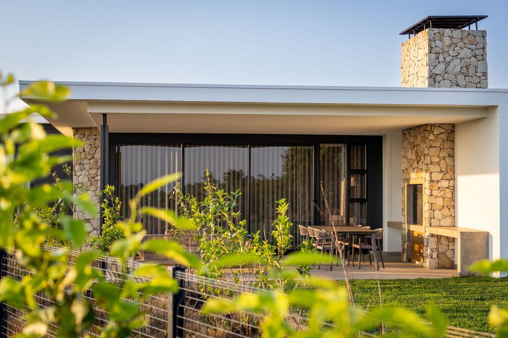 Property photo 1 of 17 1Pm1716766