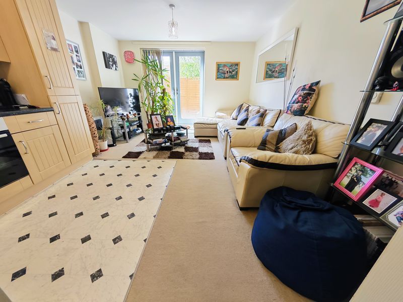 Property photo 3 of 8 Photo 7