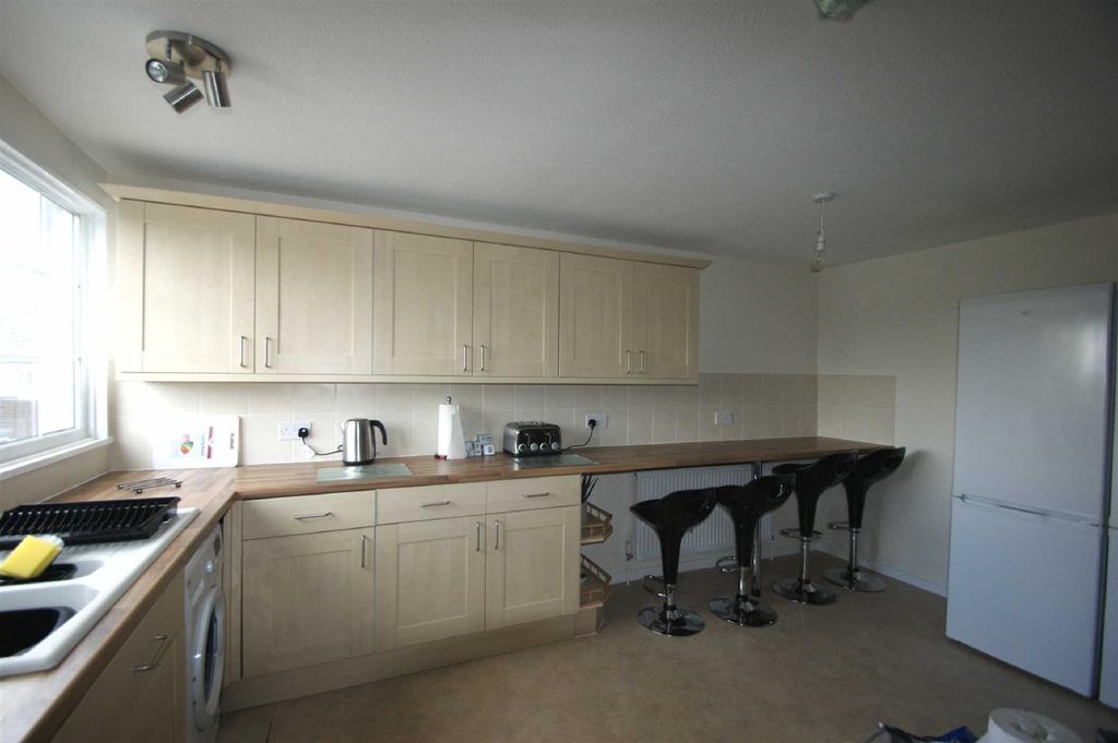 Property photo 2 of 5