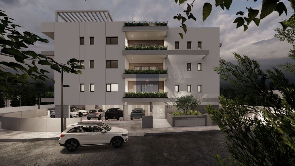 Property photo 1 of 3