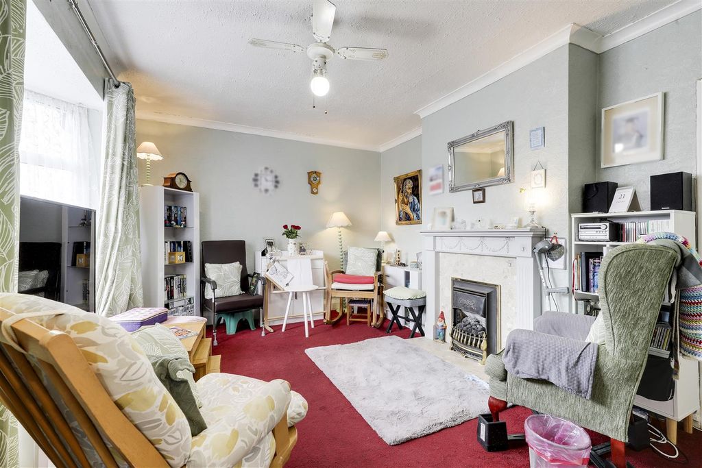 Property photo 2 of 17 Img_0325-Img_0329.Jpg