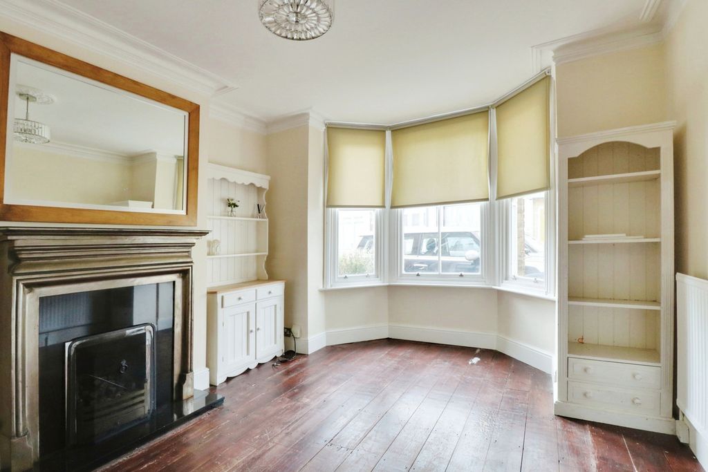 Property photo 3 of 14