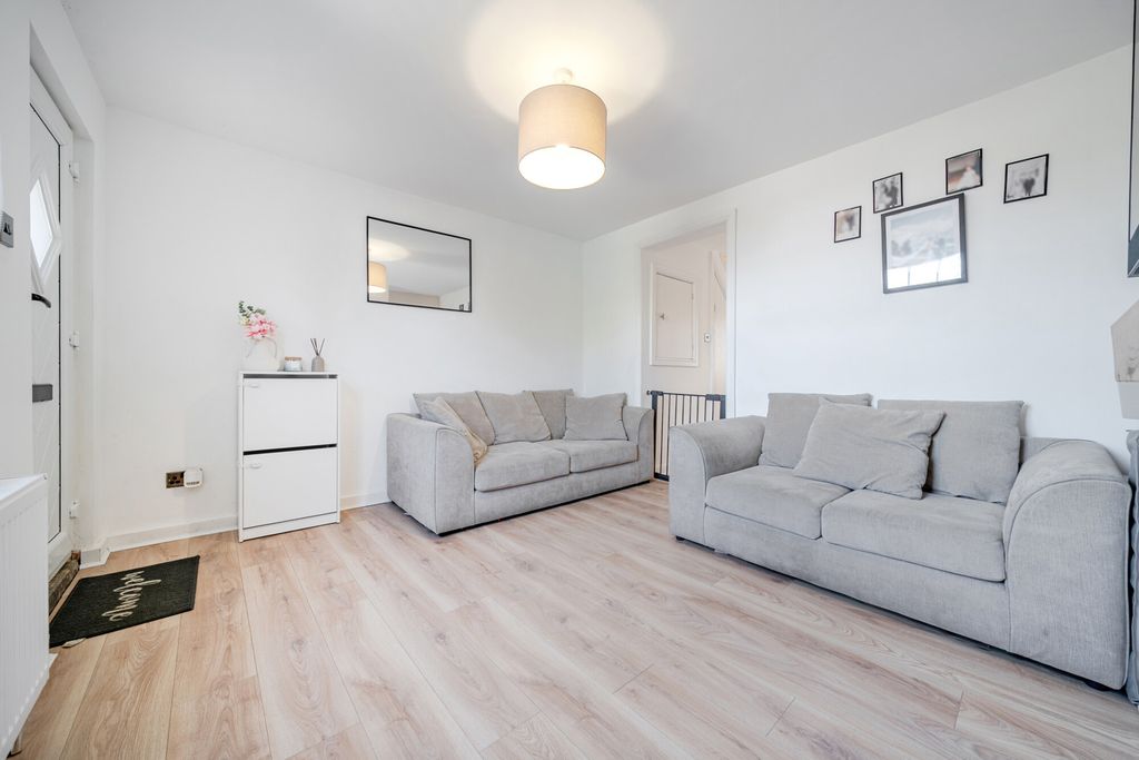 Property photo 2 of 20 Reception