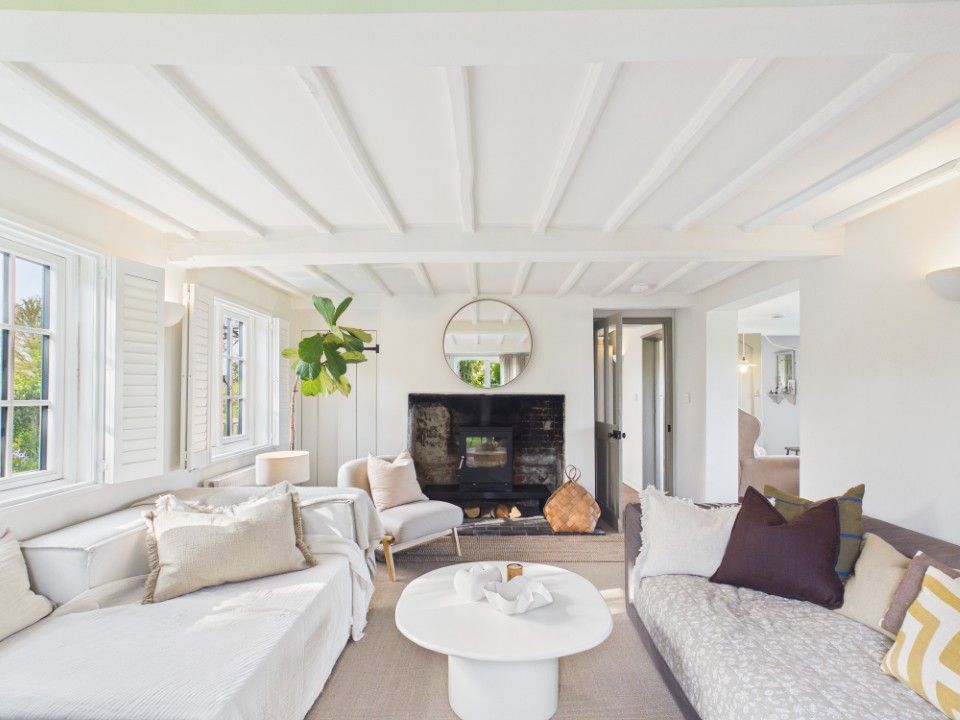 Property photo 2 of 32