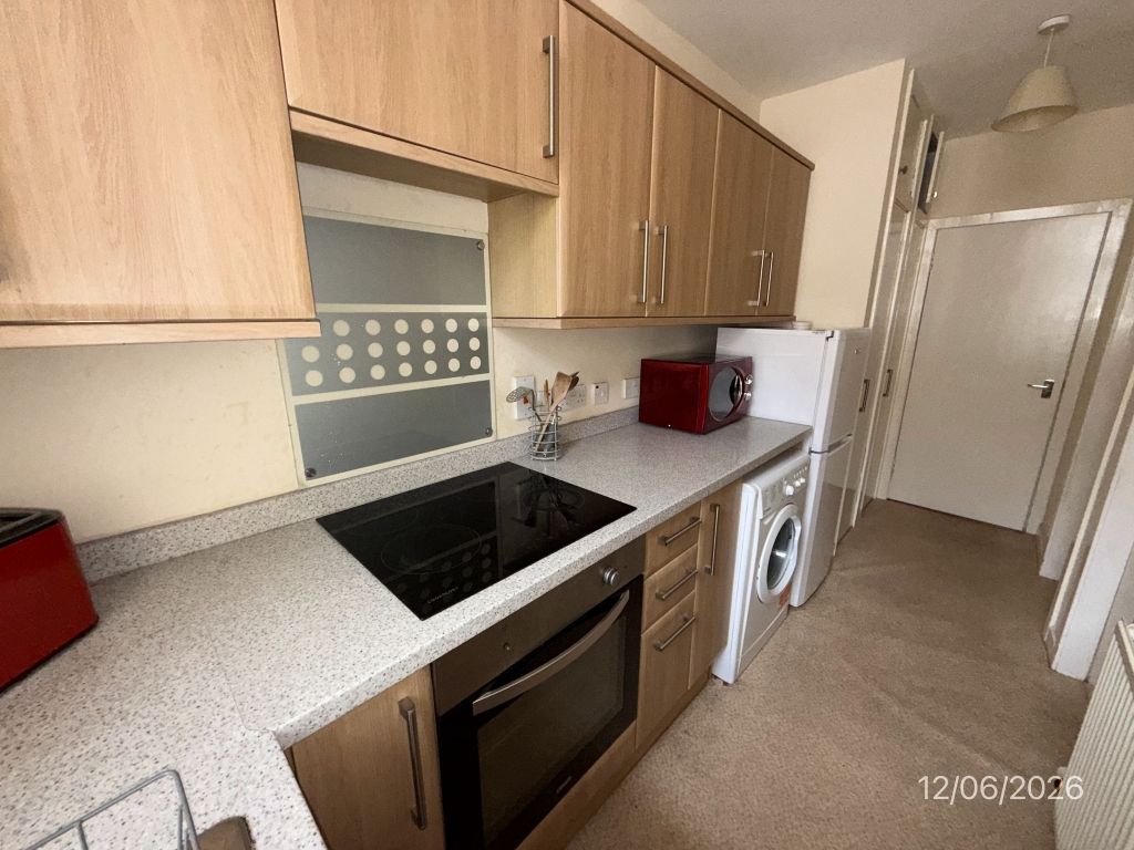 Property photo 2 of 8 Kitchen