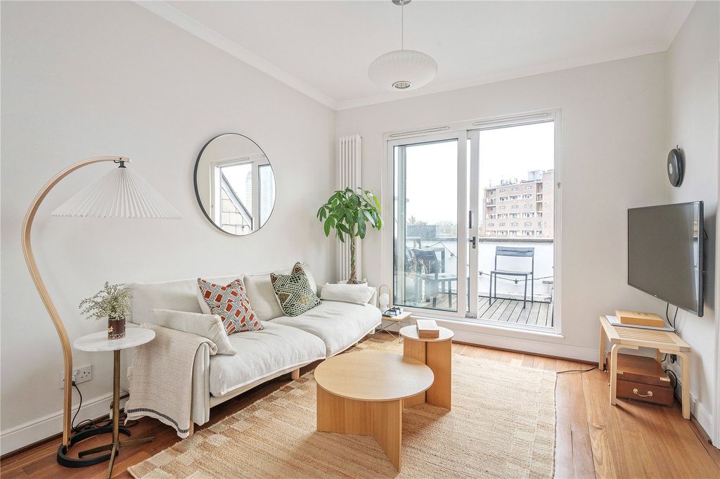 Property photo 3 of 10 Reception Room