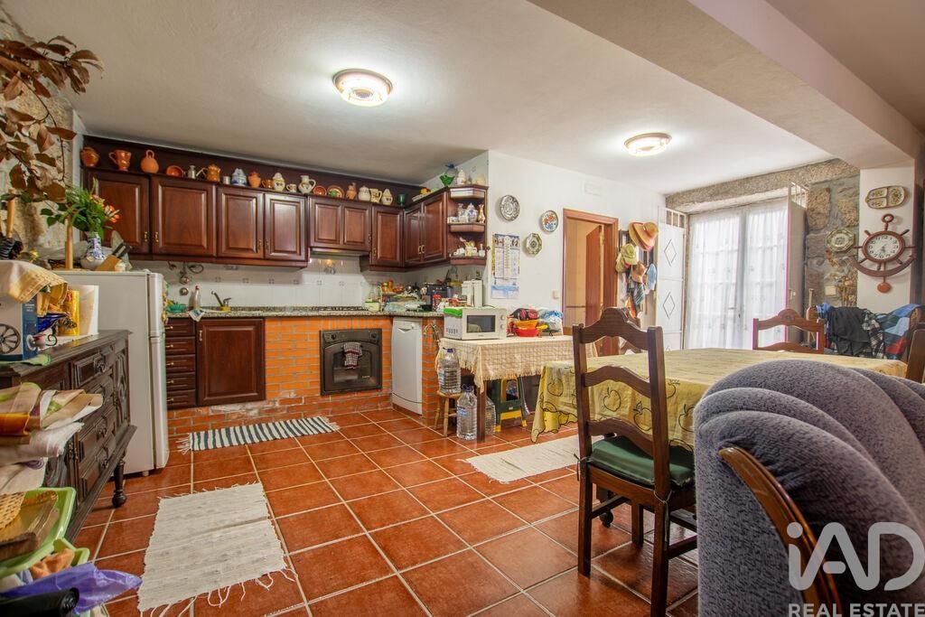 Property photo 3 of 40